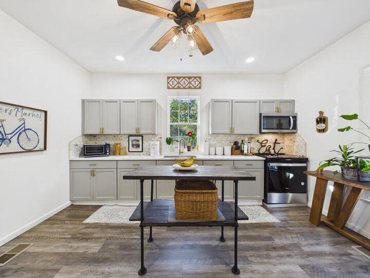 Property Photo:  101 20th Street  AL 36867 