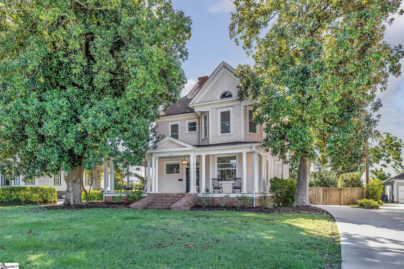 Property Photo:  409 Perry Avenue  SC 29601 