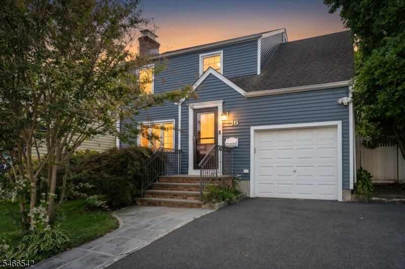 Property Photo:  16 Hillside Pl  NJ 07016 