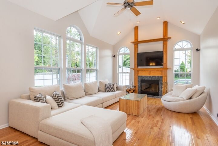 Property Photo:  22 Saunders Ln  NJ 07840 