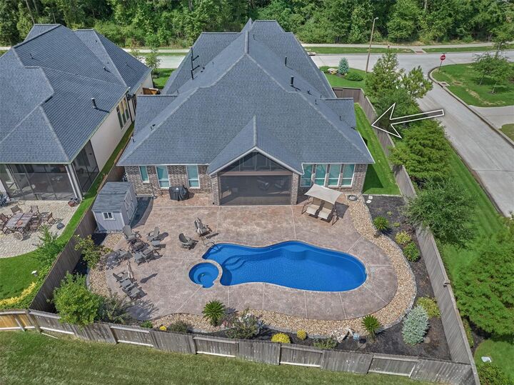 Property Photo: 305 Pewter Sky Drive TX 77316