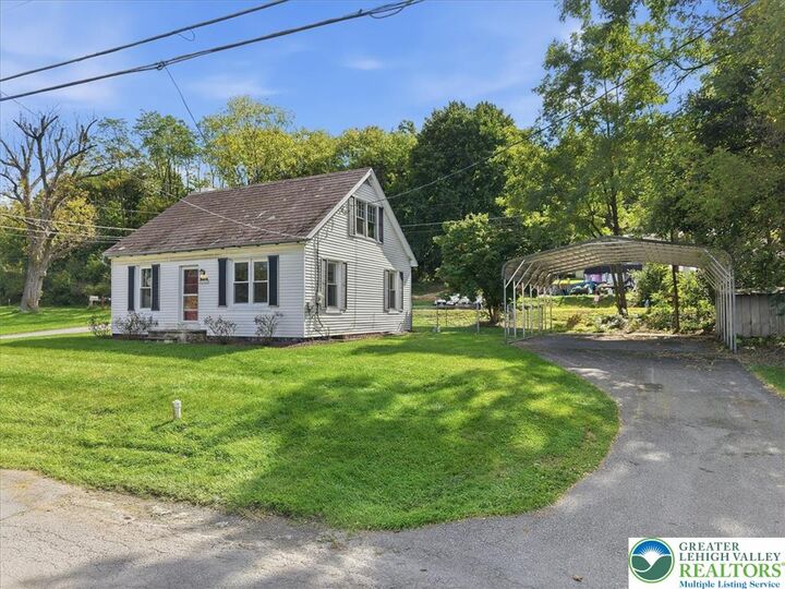 Property Photo:  3744 Redbud Drive  PA 18067 