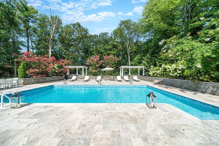 Property Photo:  9 Godfrey Lane  NY 11743 