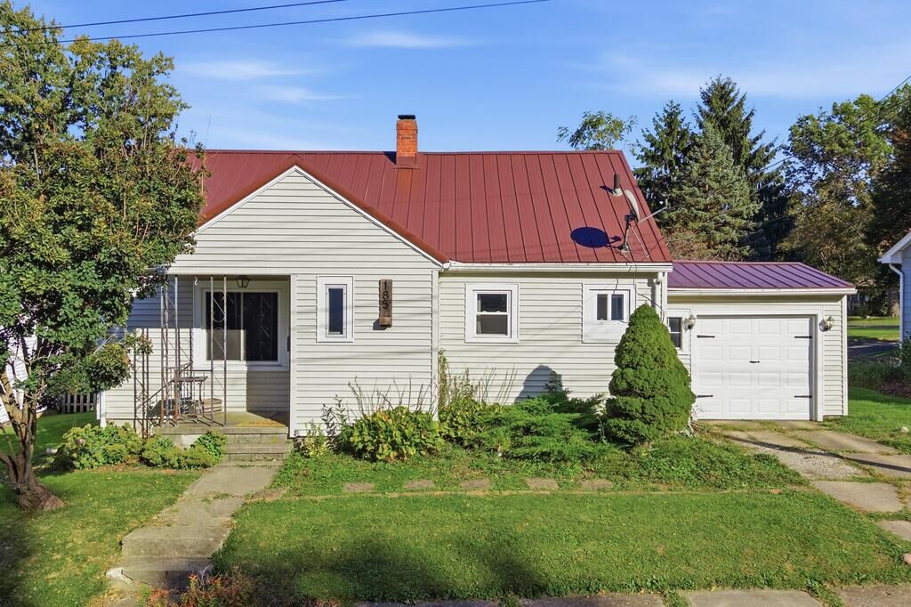 Property Photo:  185 Sharon Ave  OH 44805 