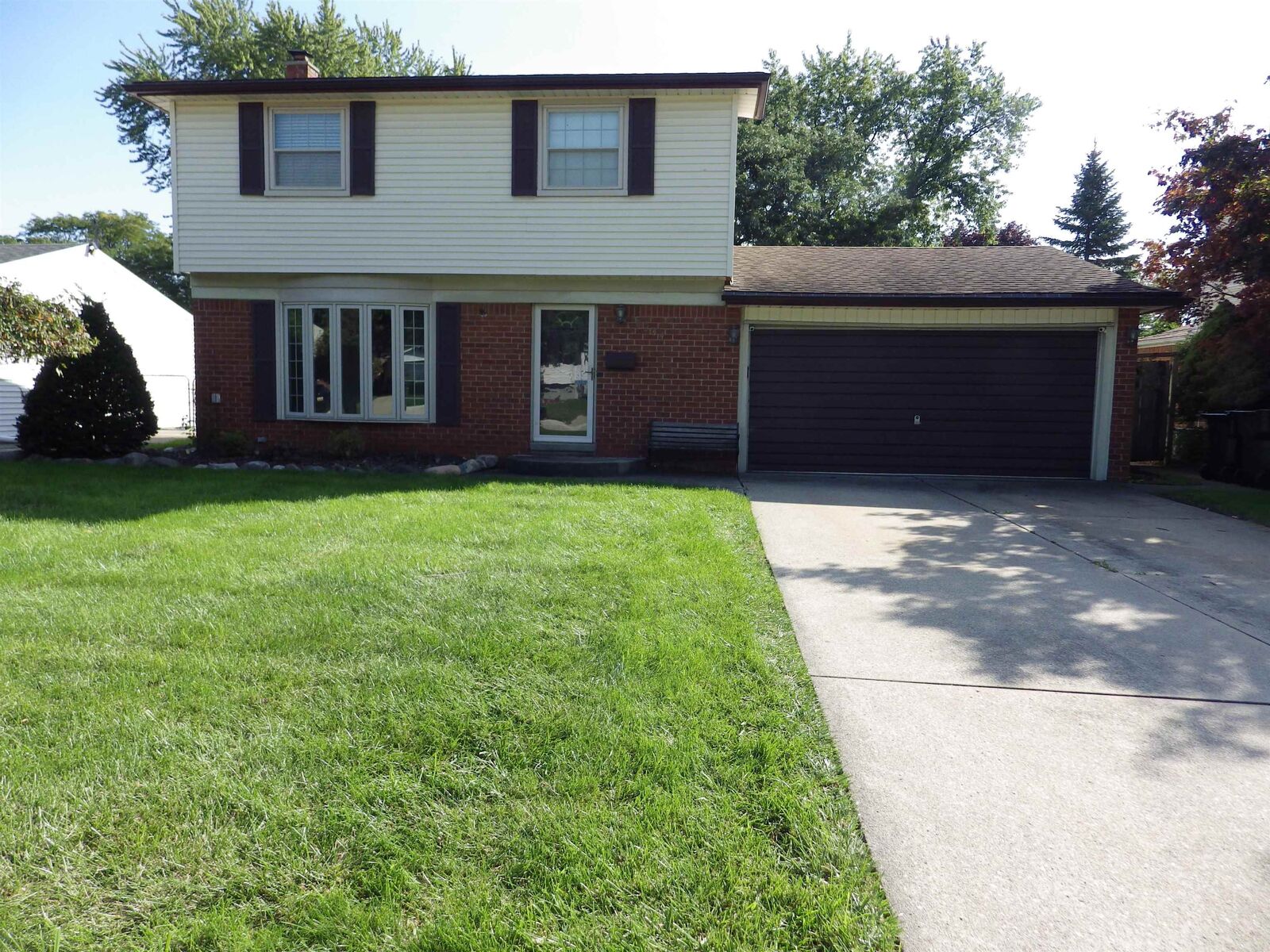 Property Photo:  8244 Doncaster Drive  MI 48312 