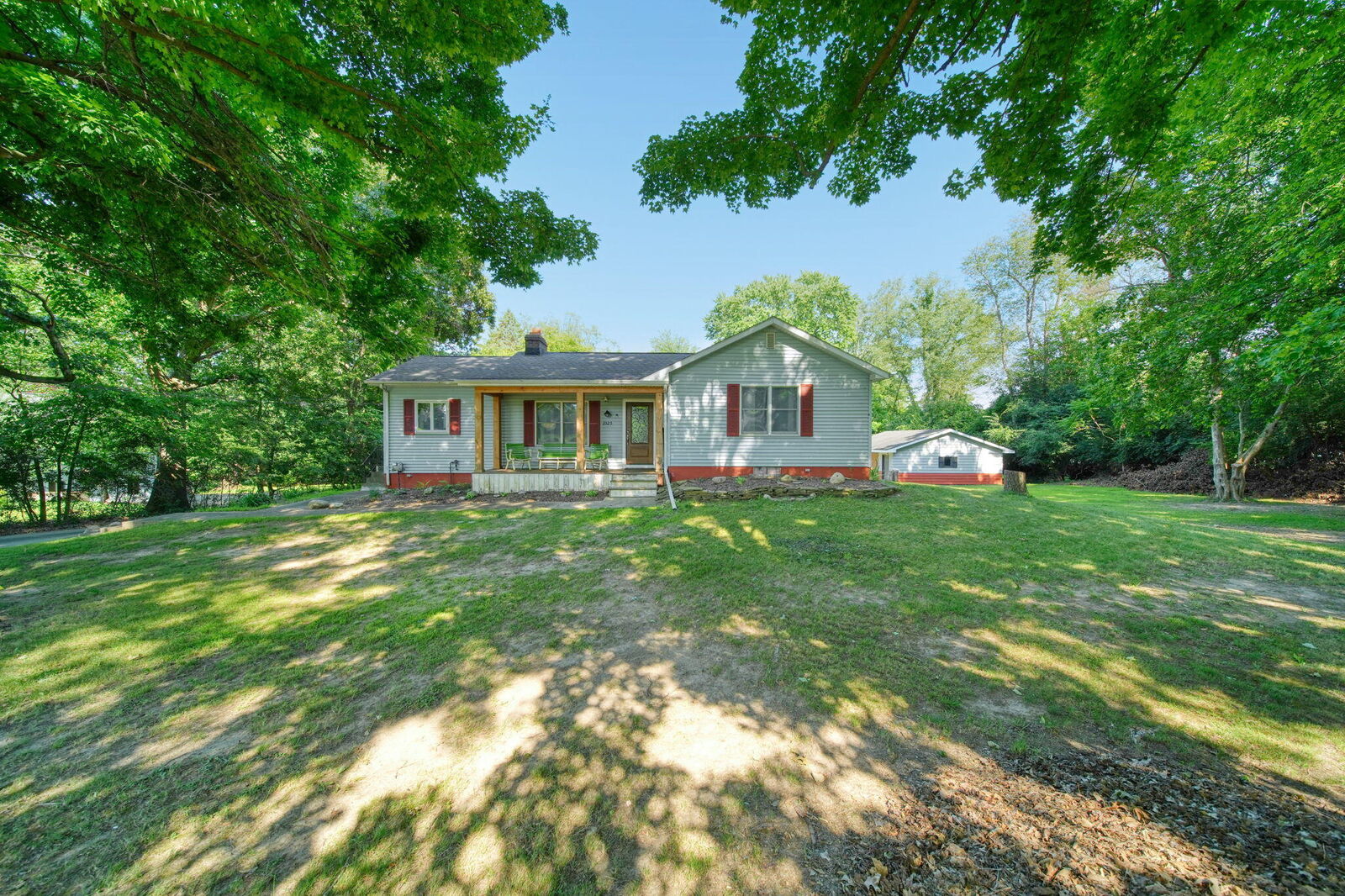Property Photo:  2525 Robinson Road  MI 49203 