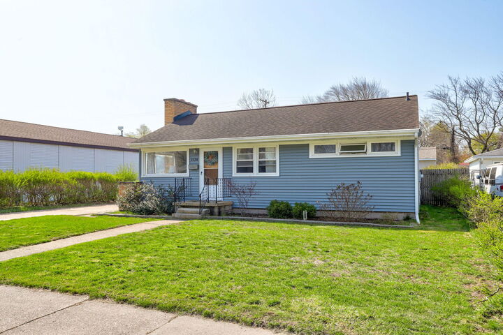 Property Photo: 1138 Park Avenue MI 49417