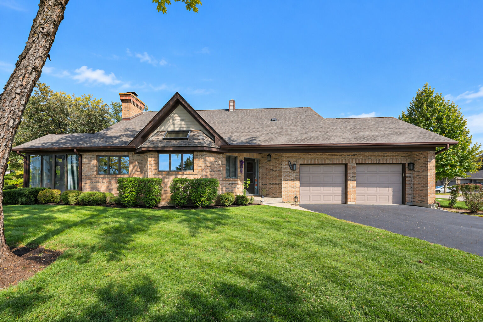 Property Photo: 1801 Monterey Court IL 60169