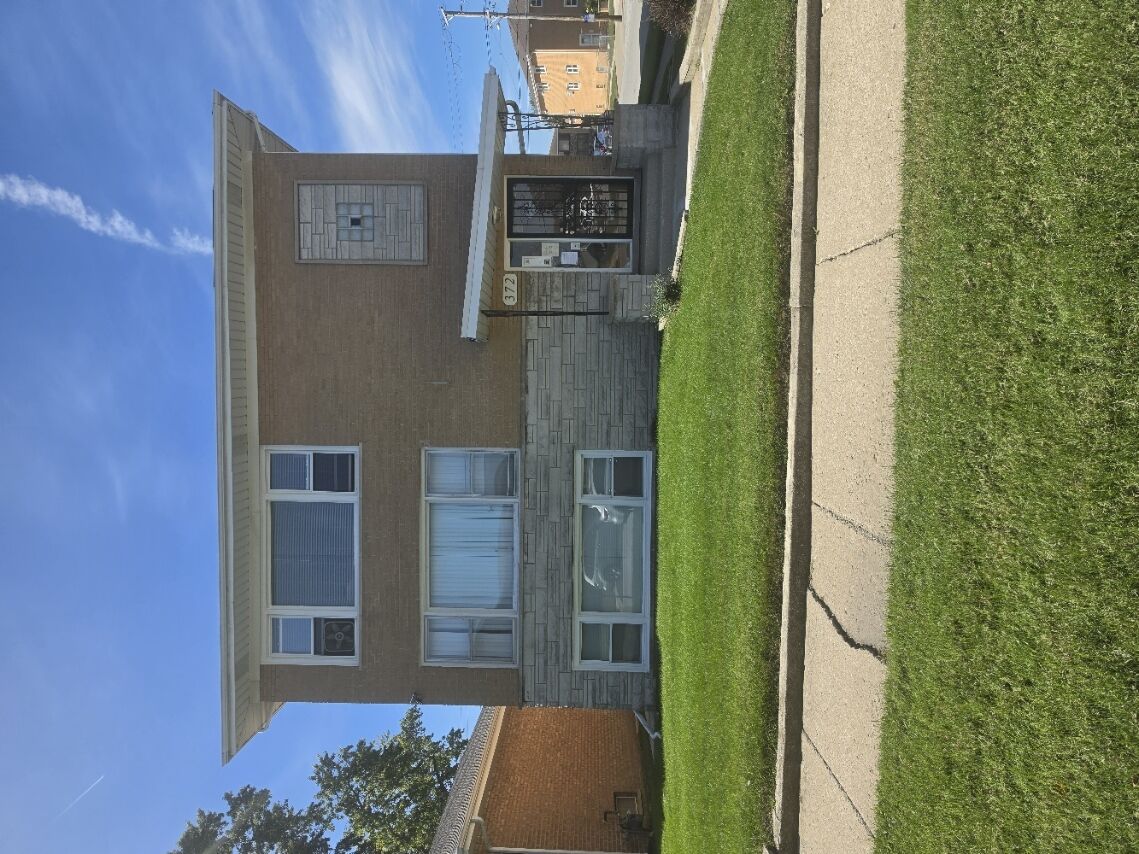 Property Photo: 372 Yates Avenue 4 IL 60409