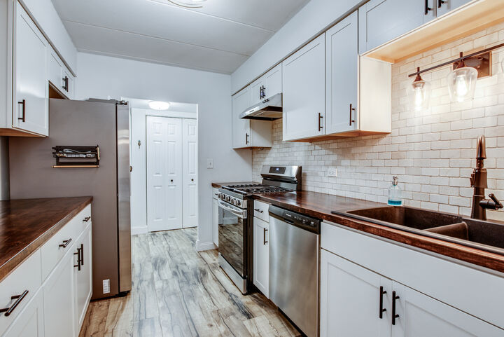 Property Photo: 1041 N Mill Street 110 IL 60563