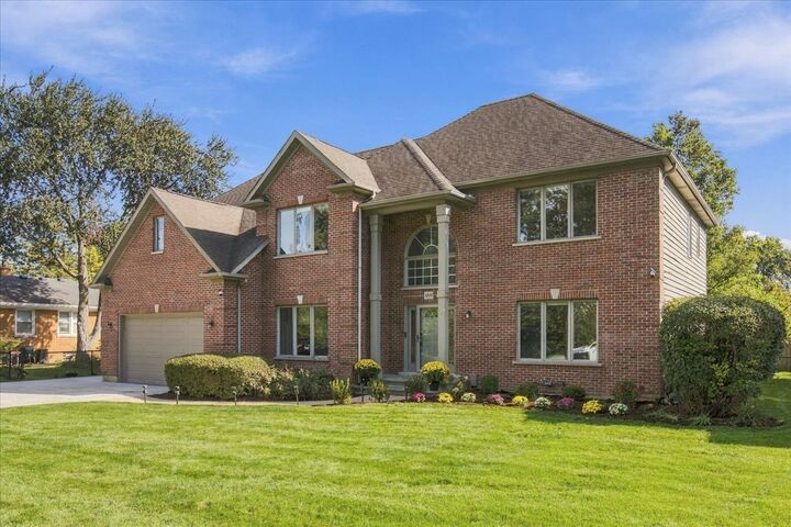 Property Photo: 1203 N Burning Bush Lane IL 60056