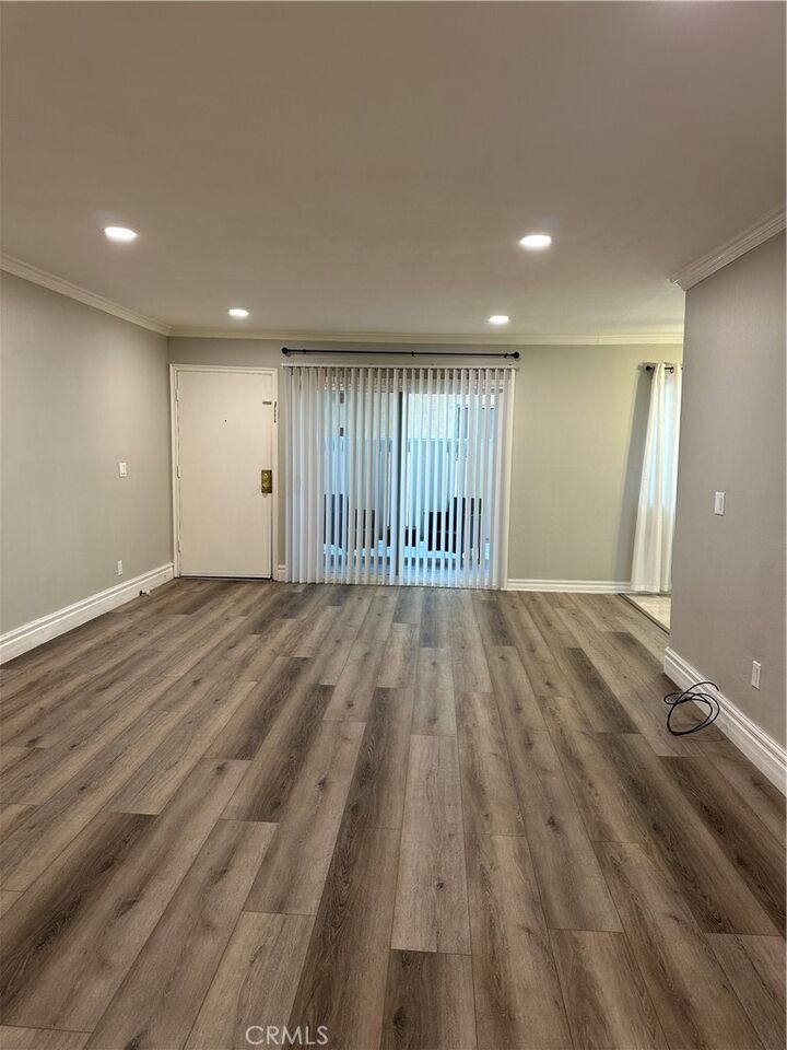 Property Photo:  121 Sinclair 122  CA 91206 