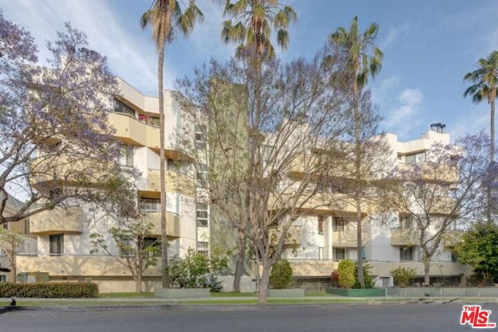 Property Photo:  326 Westminster Avenue 404  CA 90020 