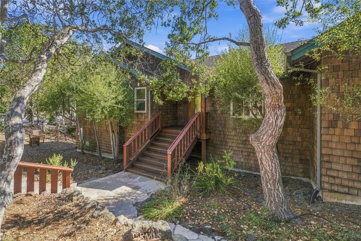 Property Photo: 1086 Hillcrest CA 93428