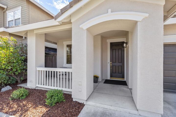 Property Photo:  533 Twinwood Loop  CA 95678 