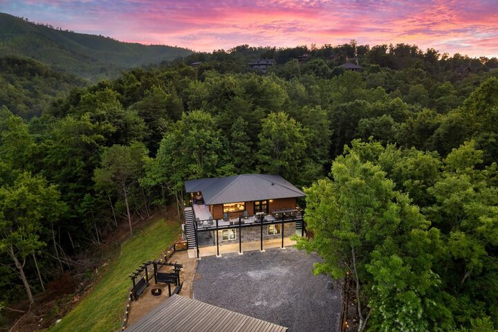 Property Photo:  3853 Warden Branch Ln  TN 37738 