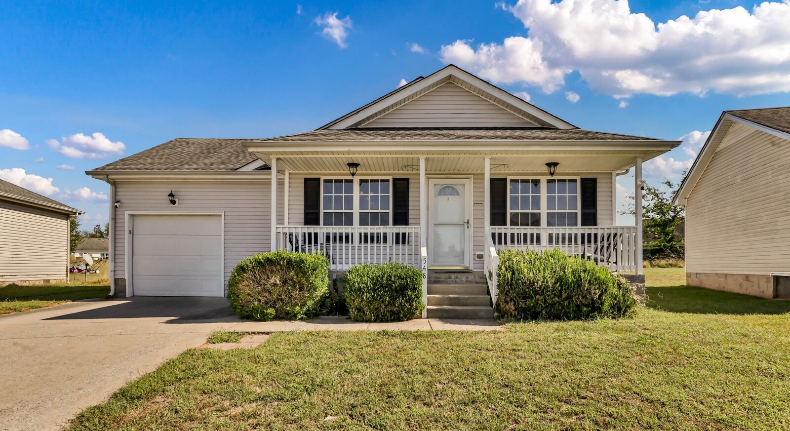Property Photo:  548 Oakmont Dr  TN 37042 