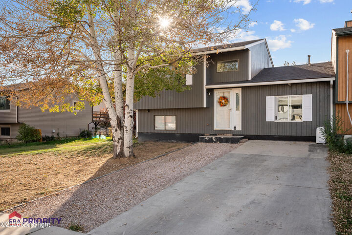 Property Photo: 2210 Wagonhammer Ln - WY 82718