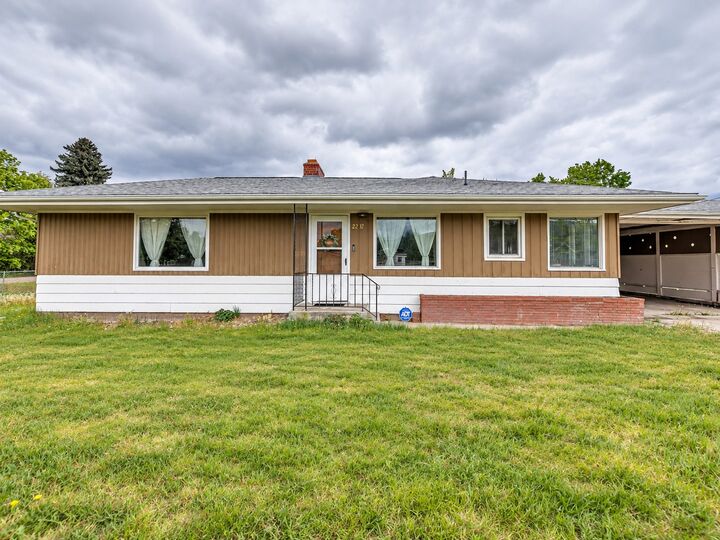 Property Photo:  2212 37th Avenue  MT 59804 