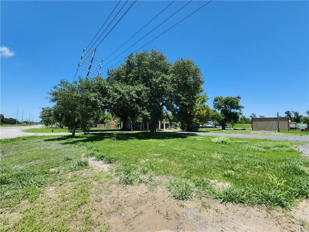 Property Photo:  113 Oak Ridge Lane  LA 70083 