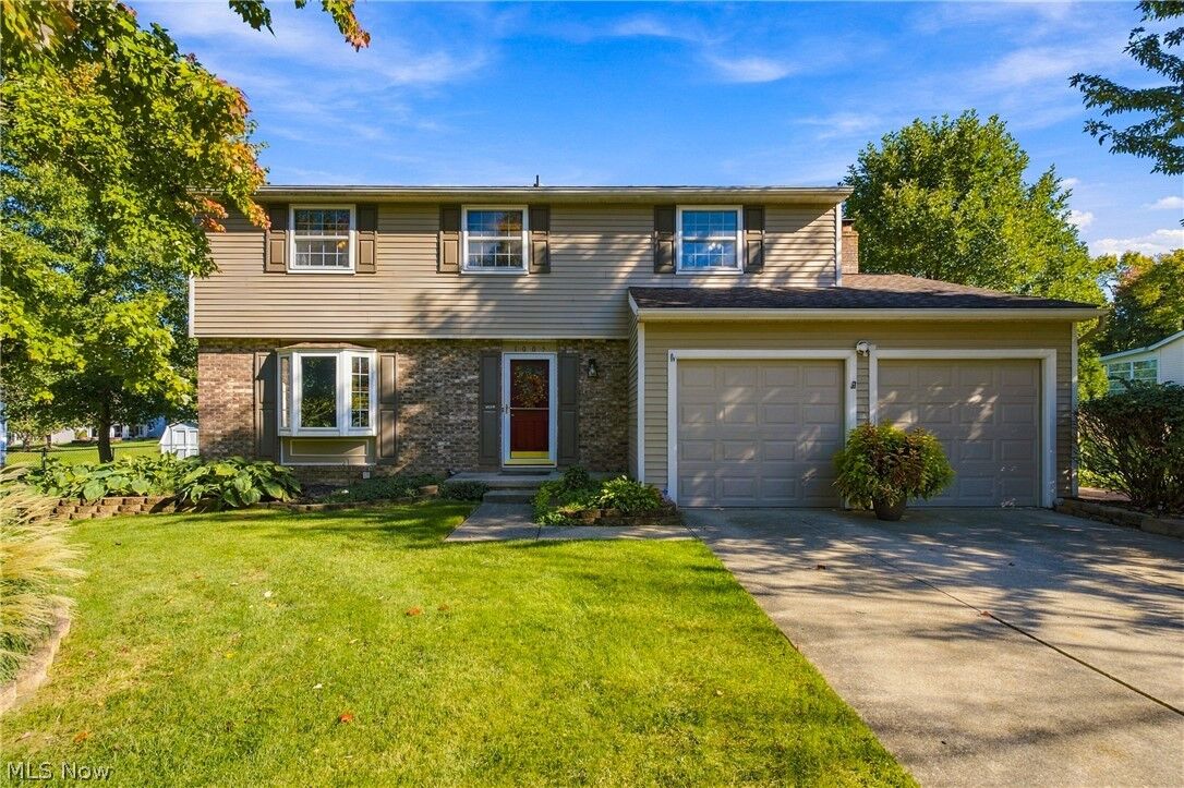 Property Photo:  1005 Deepwood Drive  OH 44056 