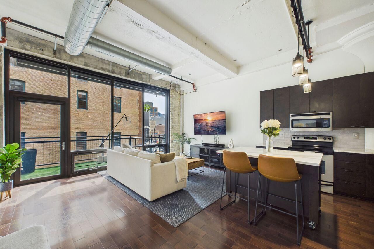 Property Photo:  618 Washington Avenue N 302  MN 55401 