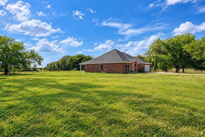 Property Photo:  1659 County Road 613  TX 75442 