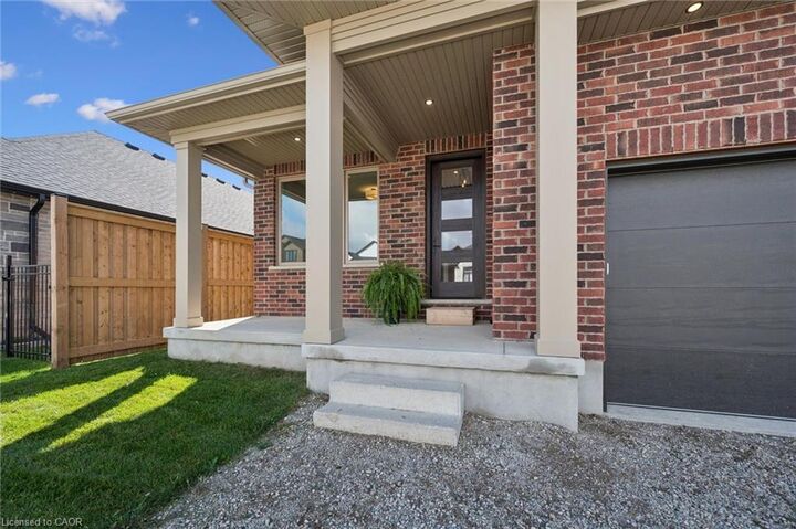 Property Photo:  79 South Parkwood Boulevard  ON N3B 0C8 