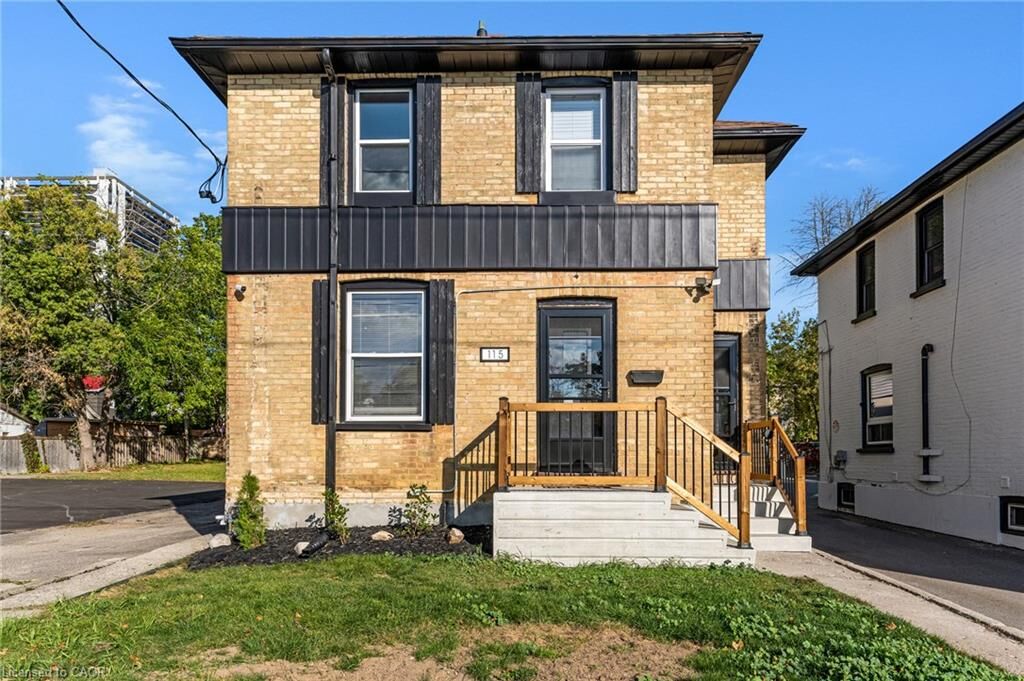 Property Photo:  115 Ainslie Street 3  ON N1R 3P2 