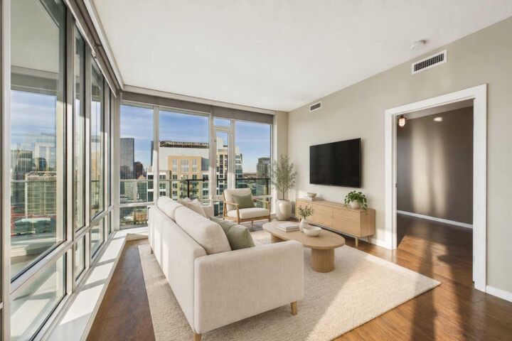 Property Photo:  210 15 Avenue SE 3101  AB T2G 0B5 