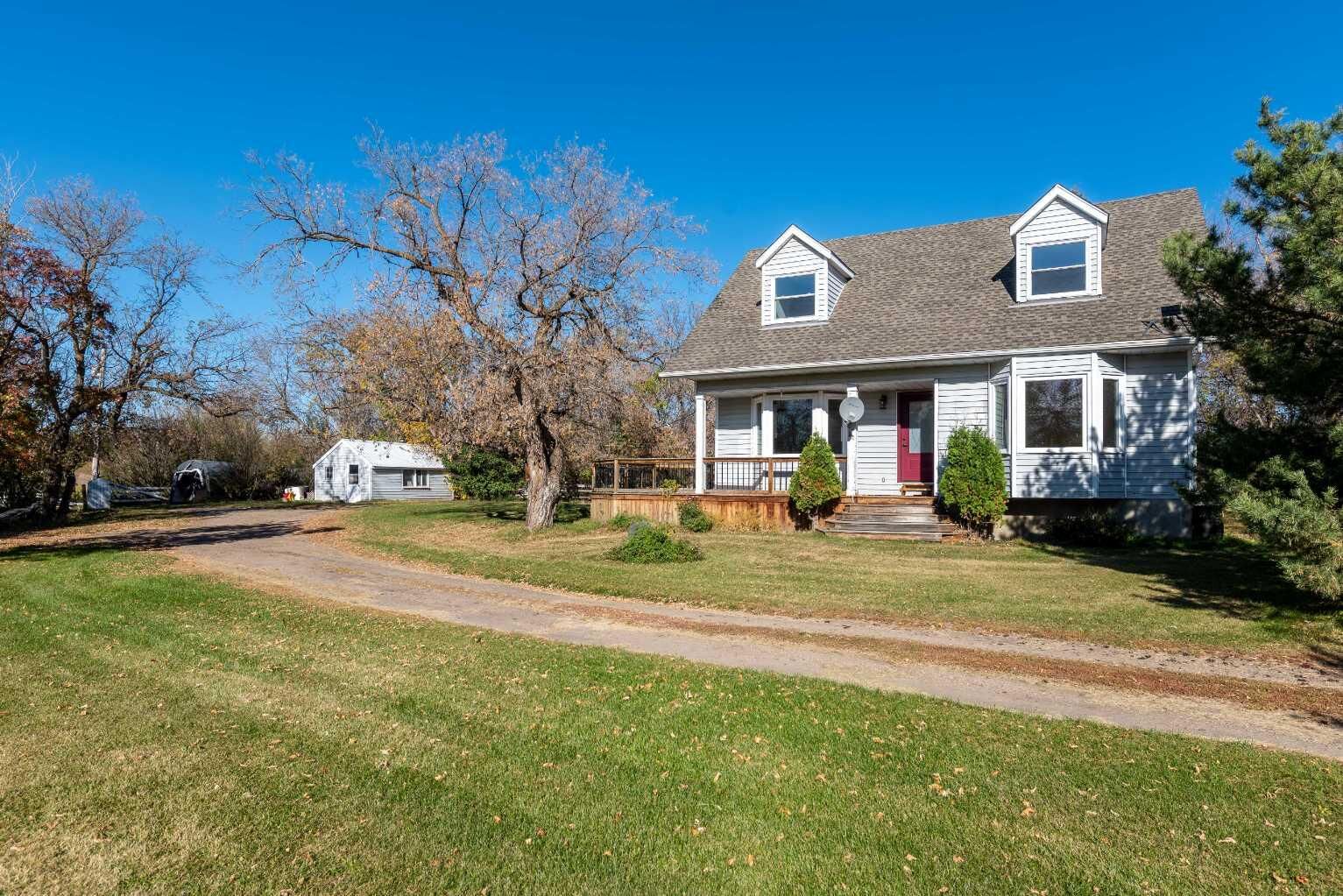 Property Photo:  SE-25-52-2-4  AB T0B 2X0 