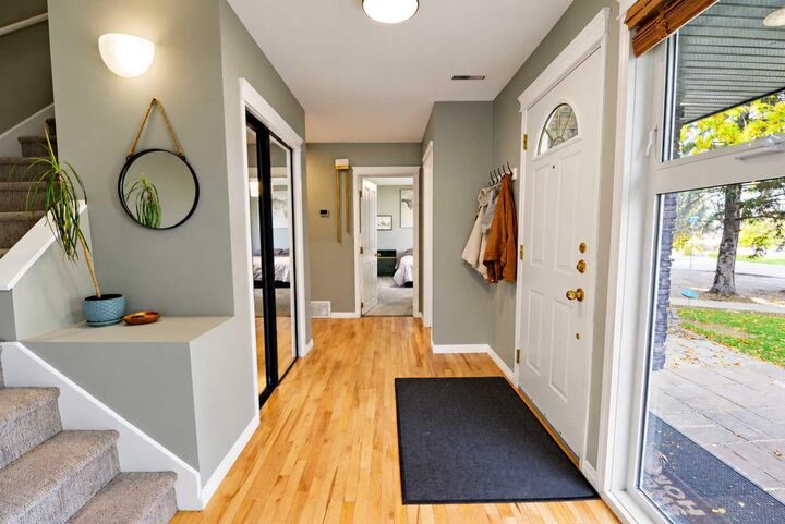 Property Photo:  2822 6A Avenue S  AB T1J 1H2 