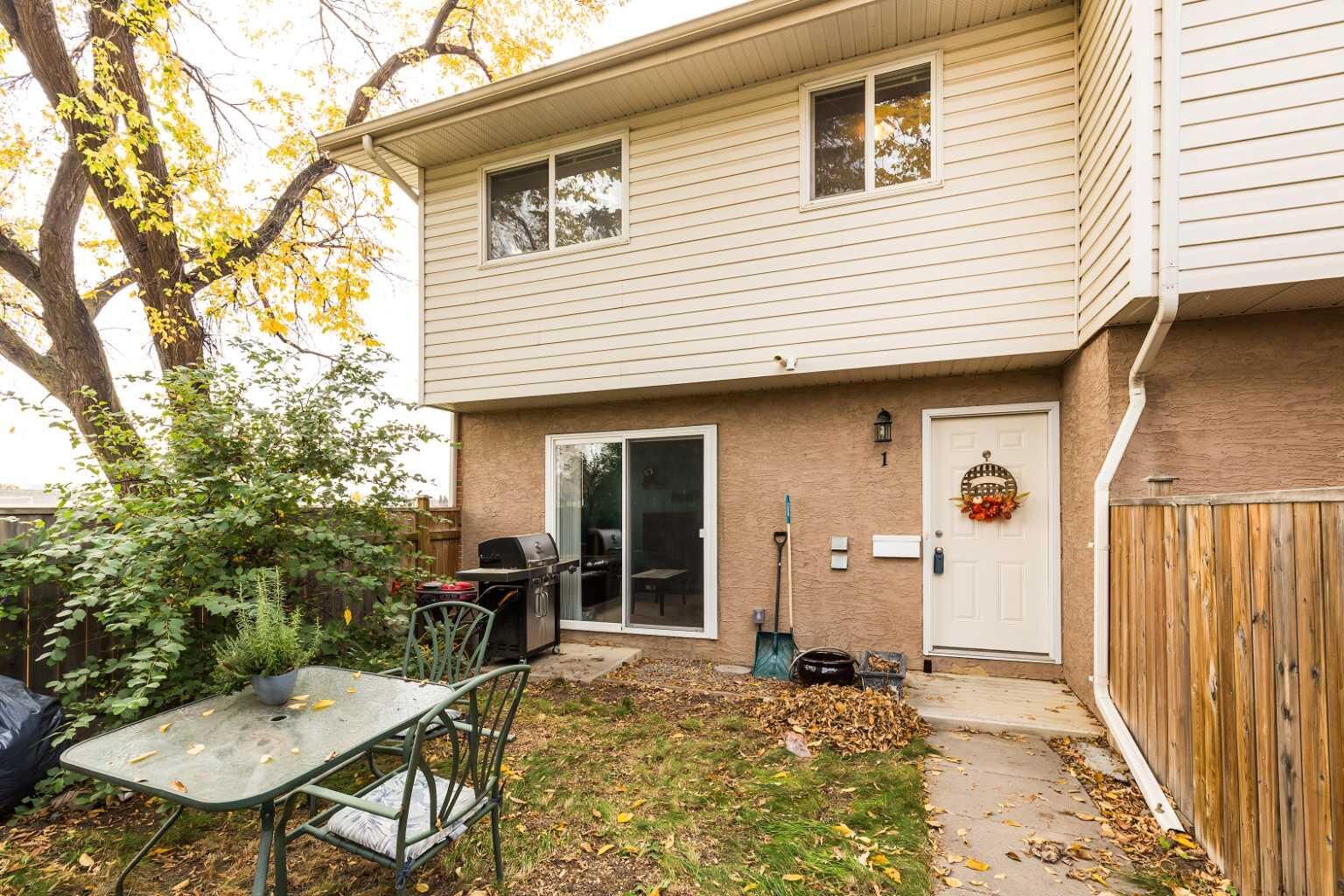 Property Photo:  1915 18 Avenue N 1  AB T1H 4V6 