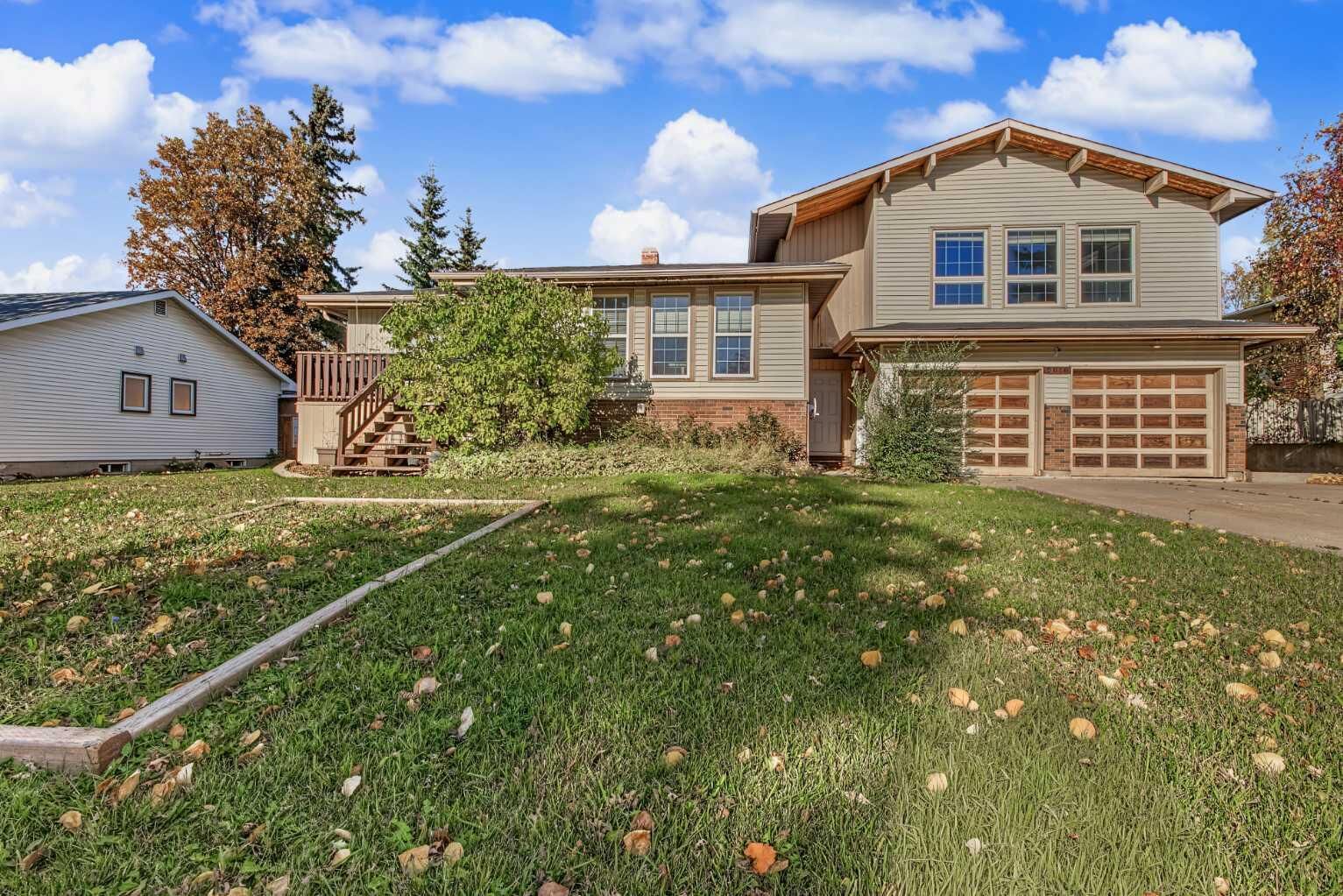 Property Photo:  9816 105 Avenue  AB T8V 1G8 