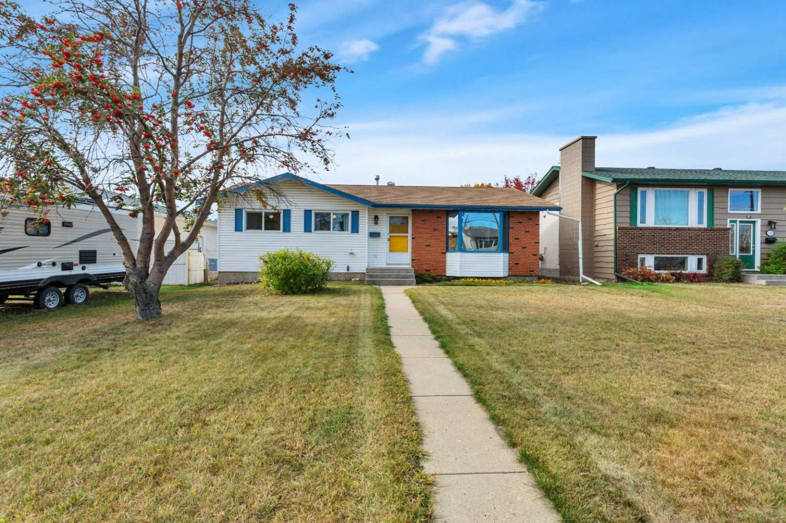 Property Photo:  7028 59 Avenue  AB T4P 1B7 