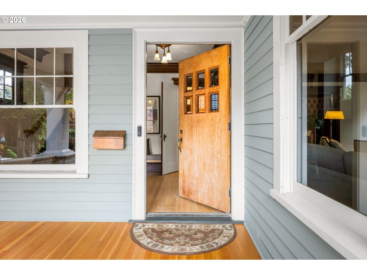 Property Photo:  2727 NE Hancock St  OR 97212 