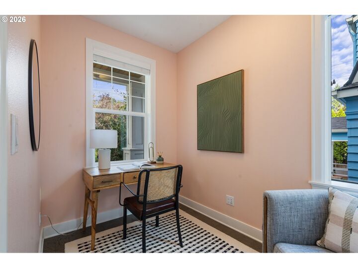 Property Photo:  26 SE 69th Ave  OR 97215 