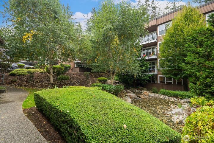 Property Photo:  22910  90th Avenue W E305  WA 98026 