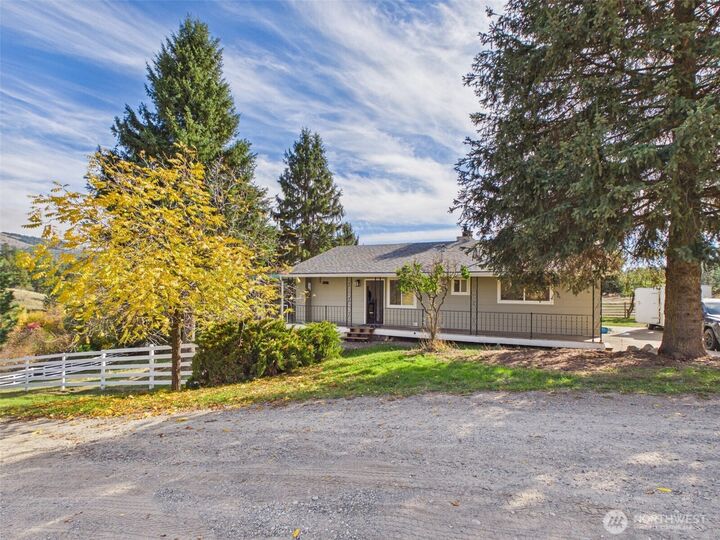 Property Photo:  7 N Lake Lane  WA 99166 