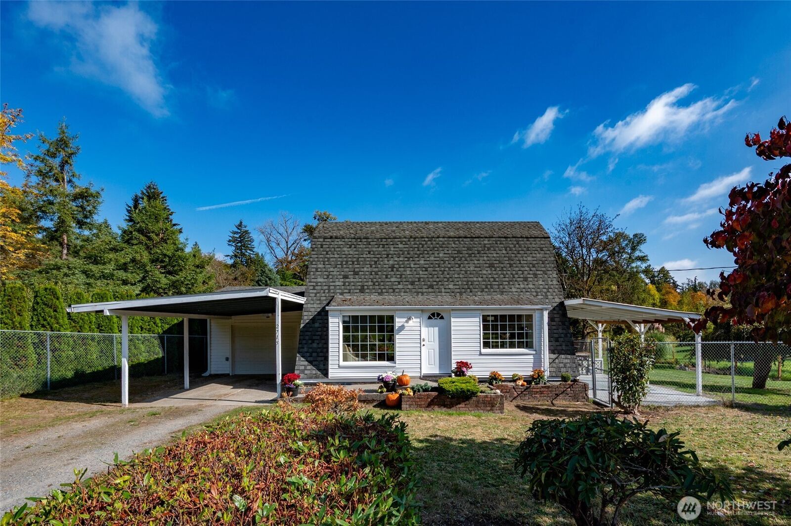 Property Photo:  2715  112th Avenue E  WA 98372 