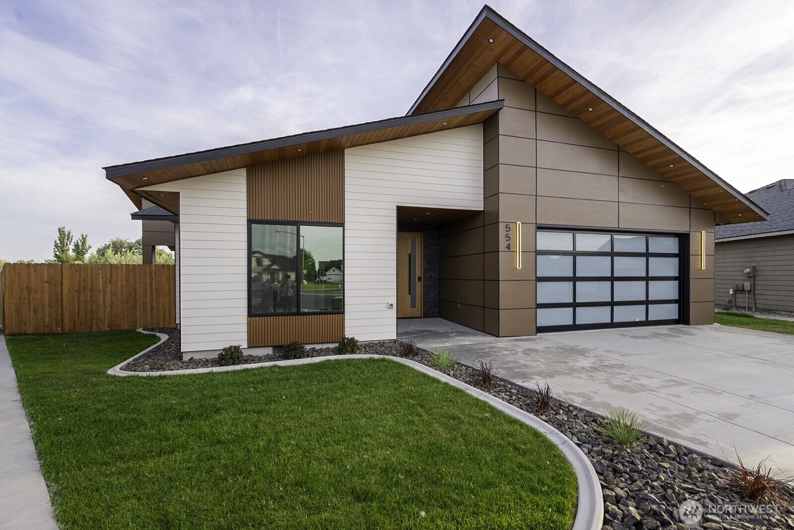 Property Photo: 554 N Sparrow Lane WA 98837