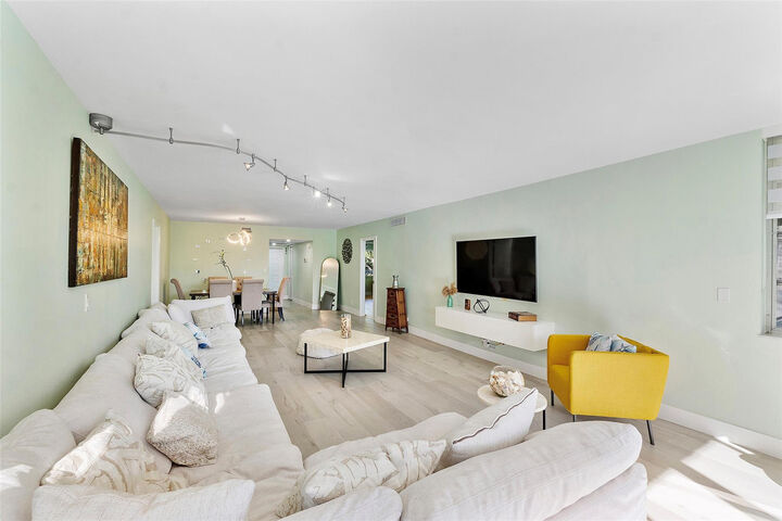 Property Photo:  4261 W Palm Aire Drive  FL 33069 