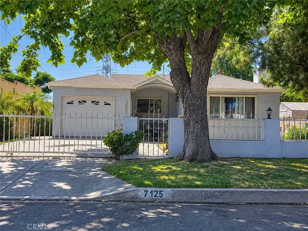 Property Photo:  7125 Geyser Avenue  CA 91335 