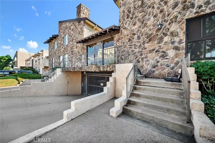 Property Photo:  13412 Burbank  CA 91401 