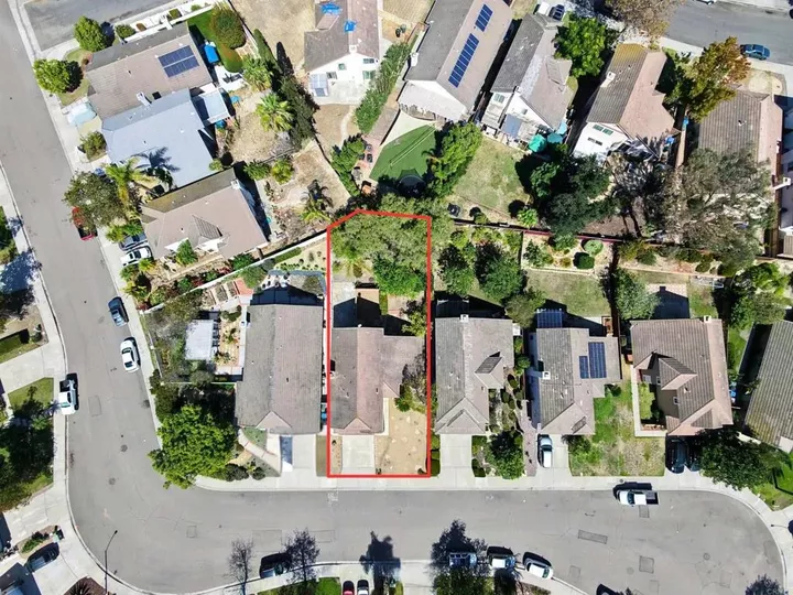 Property Photo: 683 Rue Avallon CA 91913