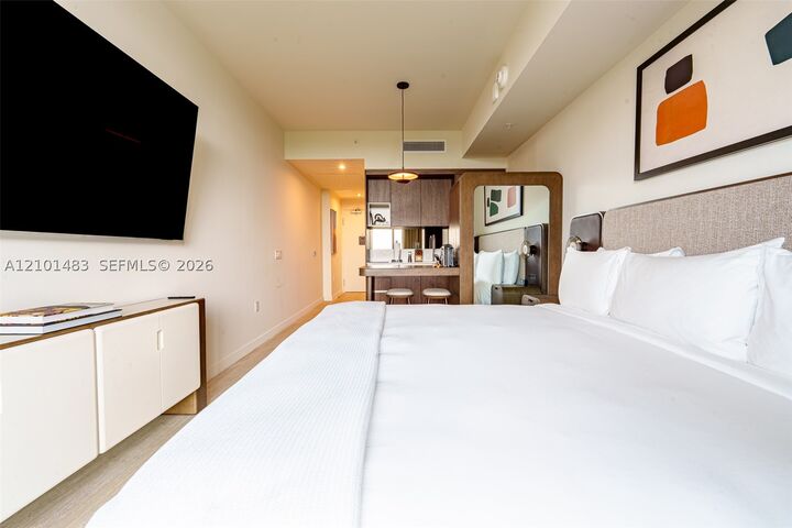 Property Photo:  1611 SW 2nd Ave 613  FL 33129 