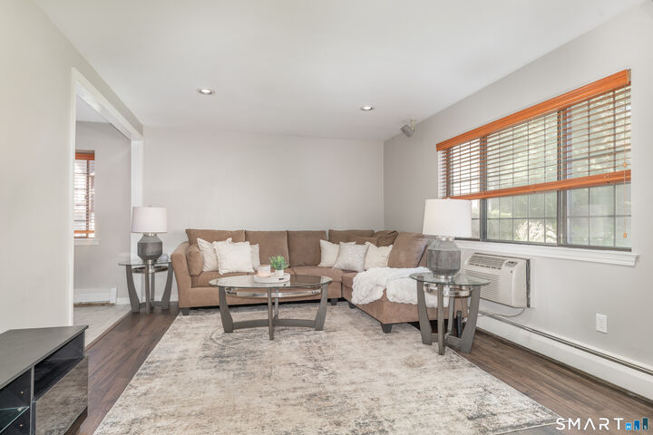 Property Photo: 153 Foxwood Close 153 CT 06461