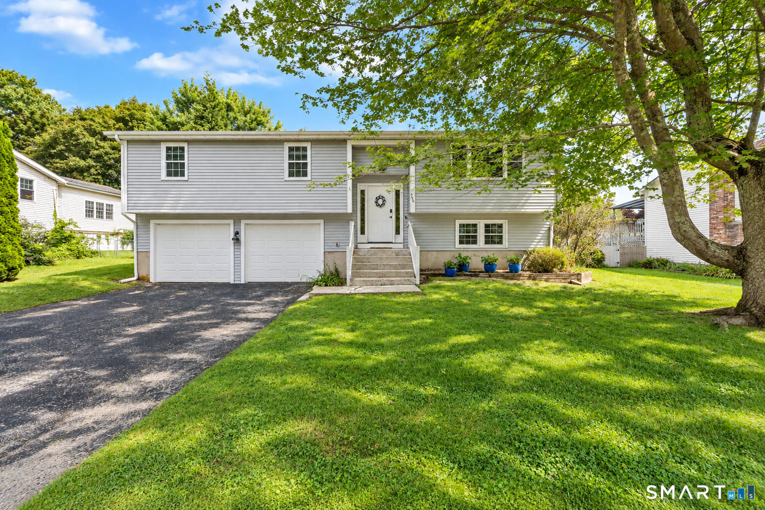Property Photo: 200 Capstan Avenue CT 06355