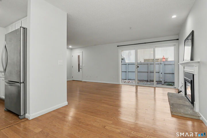 Property Photo:  2 Redwood Lane 2  CT 06877 