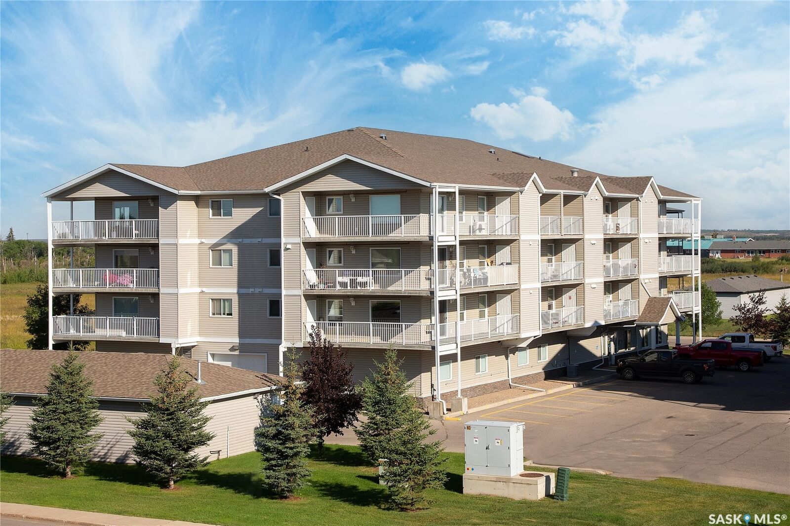 Property Photo:  2781 Woodbridge Drive 307  SK S6V 3Z9 